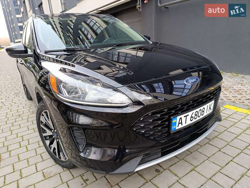 Внедорожник / Кроссовер Ford Escape 2020 в Ивано-Франковске