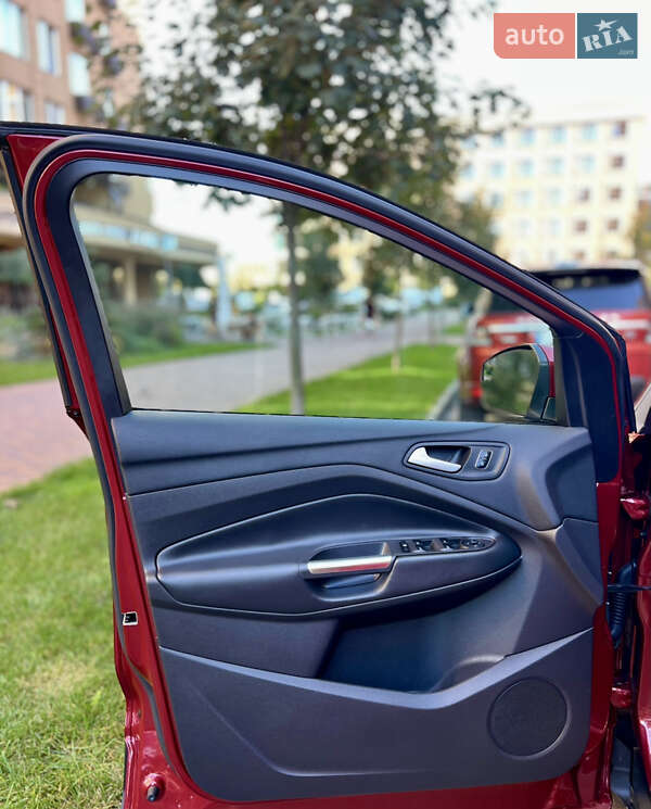 Внедорожник / Кроссовер Ford Escape 2018 в Киеве