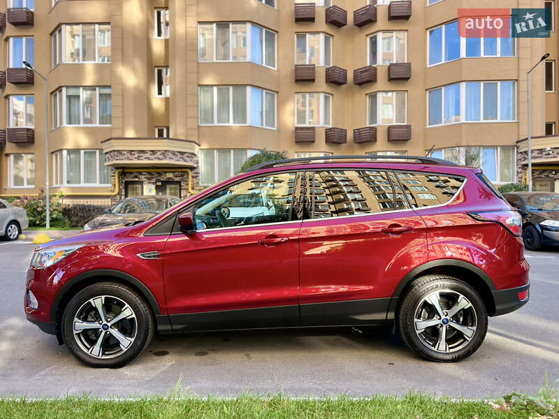 Внедорожник / Кроссовер Ford Escape 2018 в Киеве