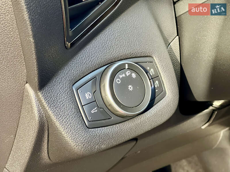 Внедорожник / Кроссовер Ford Escape 2018 в Киеве