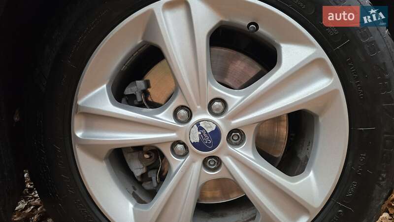 Внедорожник / Кроссовер Ford Escape 2015 в Львове