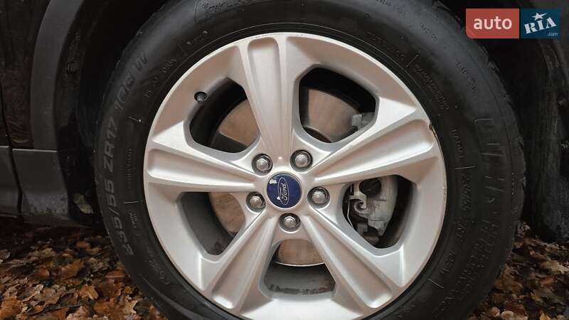 Внедорожник / Кроссовер Ford Escape 2015 в Львове