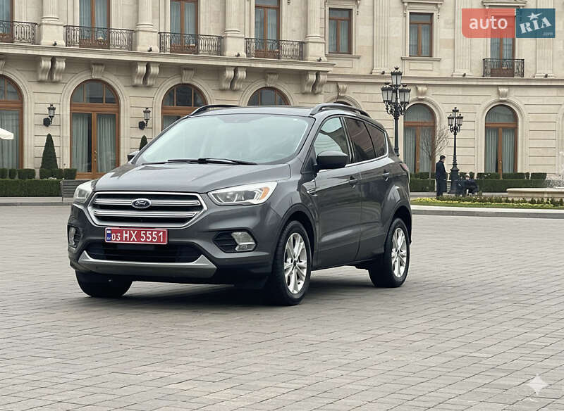 Внедорожник / Кроссовер Ford Escape 2017 в Львове