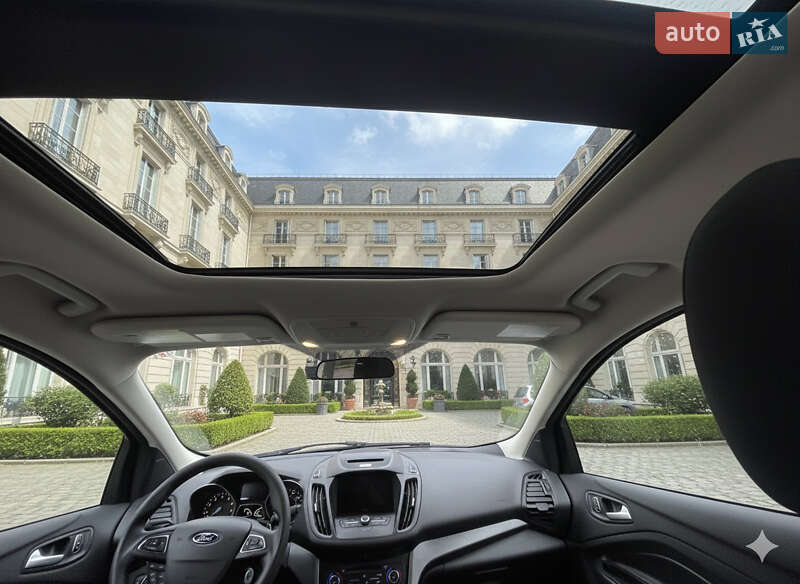 Внедорожник / Кроссовер Ford Escape 2017 в Львове