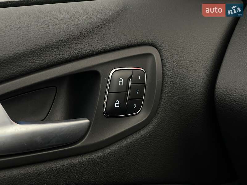 Позашляховик / Кросовер Ford Escape 2013 в Києві фото 13 Позашляховик / Кросовер Ford Escape 2013 в Києві