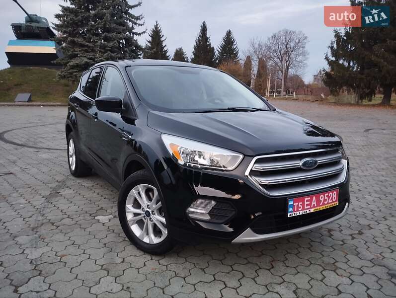 Внедорожник / Кроссовер Ford Escape 2017 в Дубно