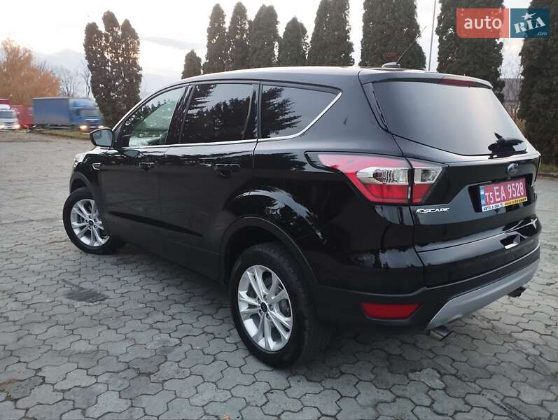 Внедорожник / Кроссовер Ford Escape 2017 в Дубно