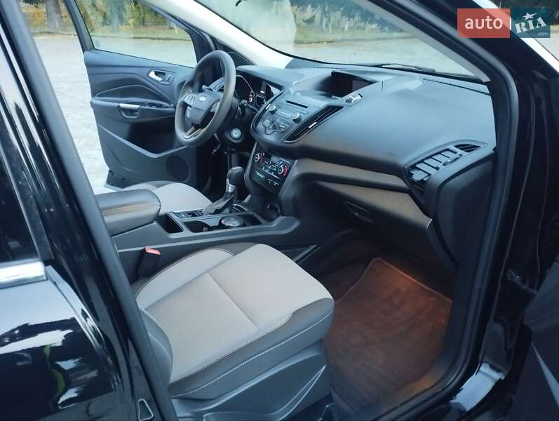 Внедорожник / Кроссовер Ford Escape 2017 в Дубно
