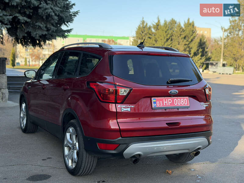 Внедорожник / Кроссовер Ford Escape 2019 в Ровно
