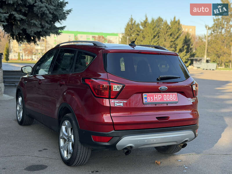 Внедорожник / Кроссовер Ford Escape 2019 в Ровно