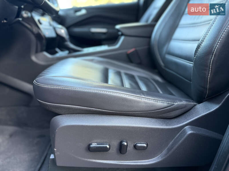 Внедорожник / Кроссовер Ford Escape 2019 в Ровно