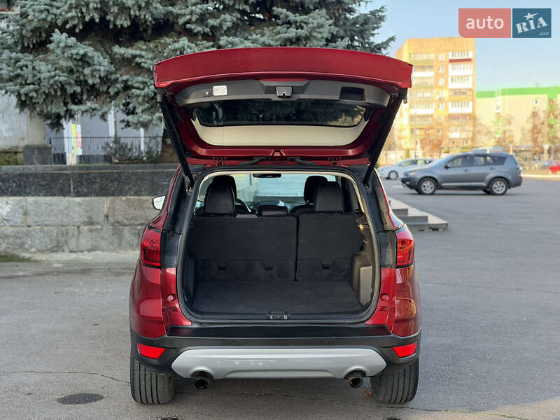 Внедорожник / Кроссовер Ford Escape 2019 в Ровно
