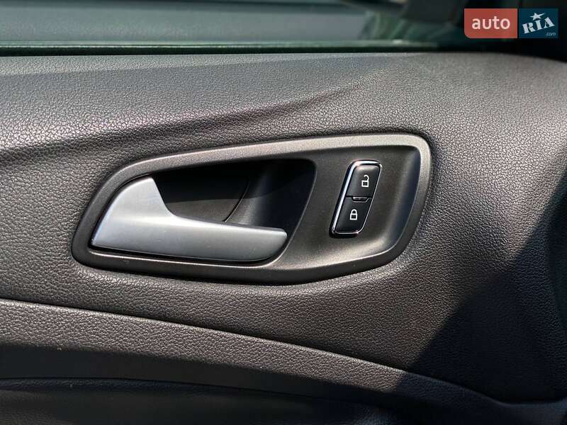 Внедорожник / Кроссовер Ford Escape 2015 в Киеве