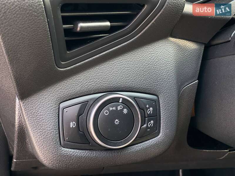 Внедорожник / Кроссовер Ford Escape 2015 в Киеве