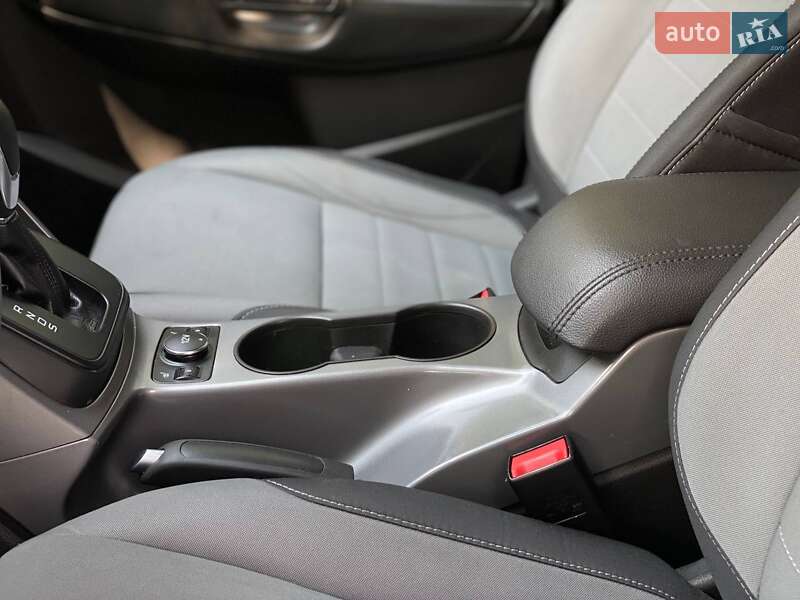 Внедорожник / Кроссовер Ford Escape 2015 в Киеве