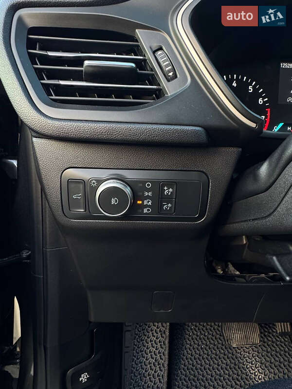 Позашляховик / Кросовер Ford Escape 2020 в Києві