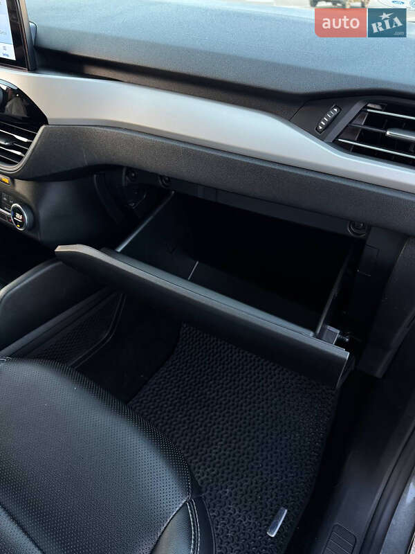 Позашляховик / Кросовер Ford Escape 2020 в Києві