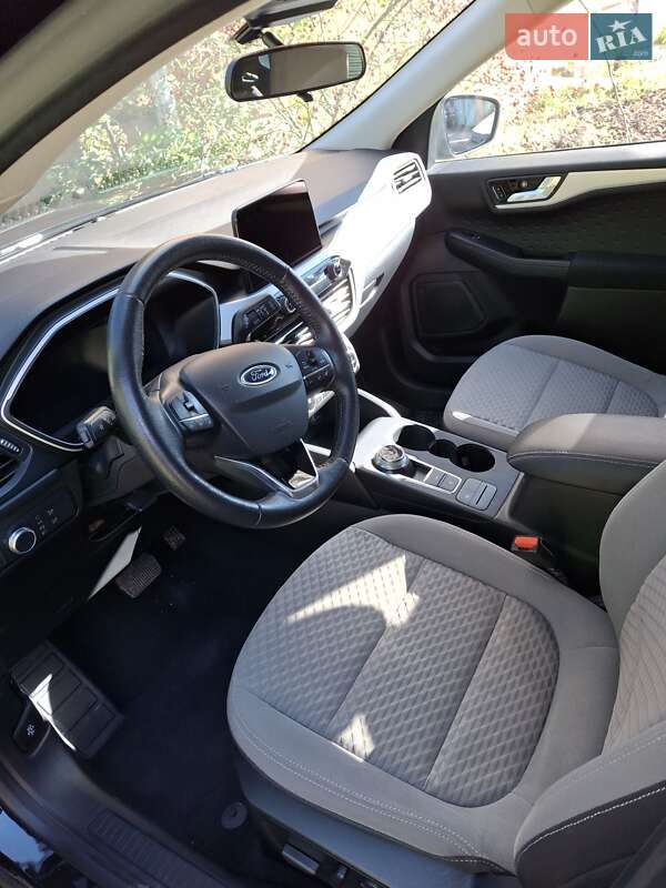 Внедорожник / Кроссовер Ford Escape 2020 в Тернополе