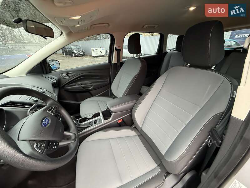 Внедорожник / Кроссовер Ford Escape 2019 в Киеве