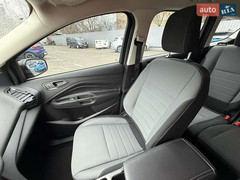 Внедорожник / Кроссовер Ford Escape 2019 в Киеве