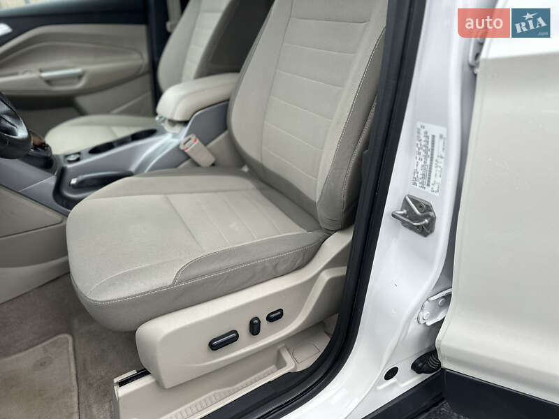 Внедорожник / Кроссовер Ford Escape 2015 в Виннице