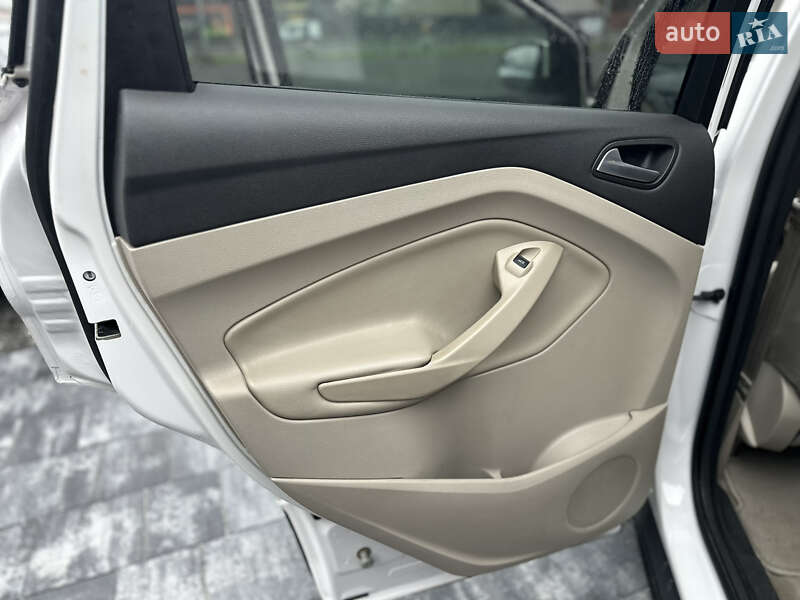 Внедорожник / Кроссовер Ford Escape 2015 в Виннице