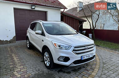 Внедорожник / Кроссовер Ford Escape 2016 в Трускавце