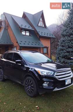 Внедорожник / Кроссовер Ford Escape 2018 в Косове