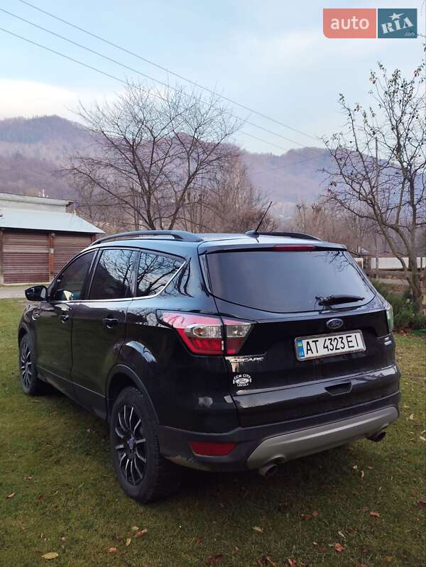 Внедорожник / Кроссовер Ford Escape 2018 в Косове