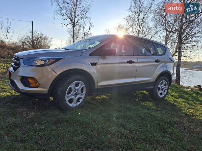 Внедорожник / Кроссовер Ford Escape 2018 в Изяславе