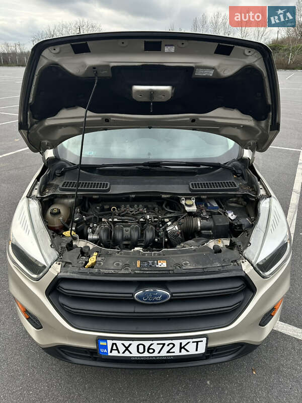 Внедорожник / Кроссовер Ford Escape 2016 в Виннице