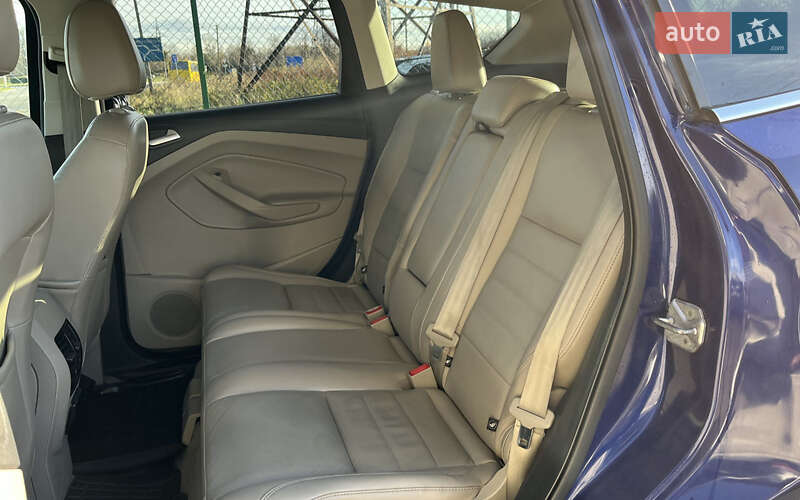 Внедорожник / Кроссовер Ford Escape 2013 в Стрые