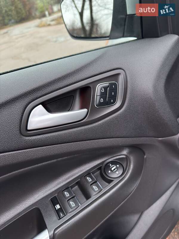 Внедорожник / Кроссовер Ford Escape 2015 в Чернигове фото 12 Внедорожник / Кроссовер Ford Escape 2015 в Чернигове