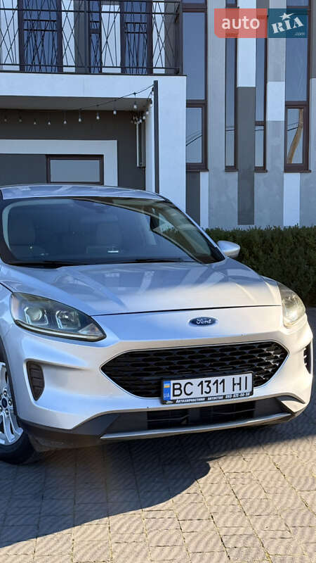 Позашляховик / Кросовер Ford Escape 2020 в Стрию