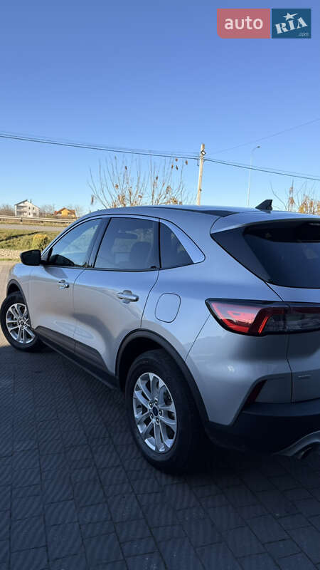 Позашляховик / Кросовер Ford Escape 2020 в Стрию