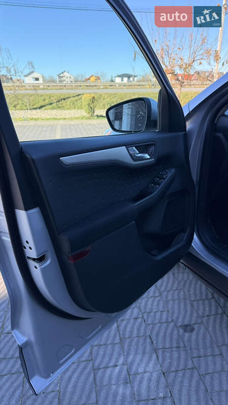 Позашляховик / Кросовер Ford Escape 2020 в Стрию