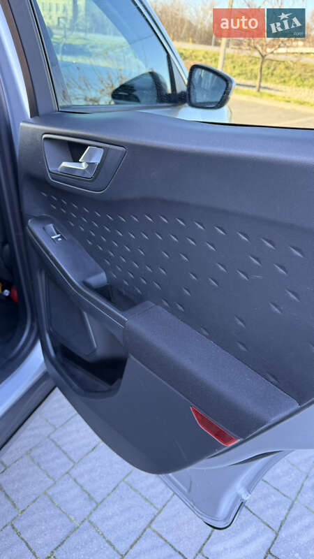 Позашляховик / Кросовер Ford Escape 2020 в Стрию