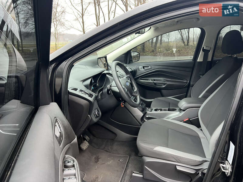 Внедорожник / Кроссовер Ford Escape 2016 в Черкассах