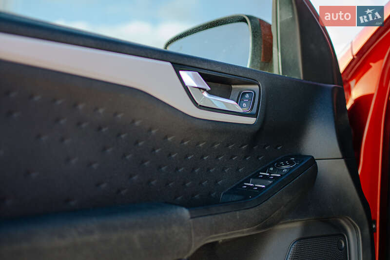 Внедорожник / Кроссовер Ford Escape 2019 в Львове