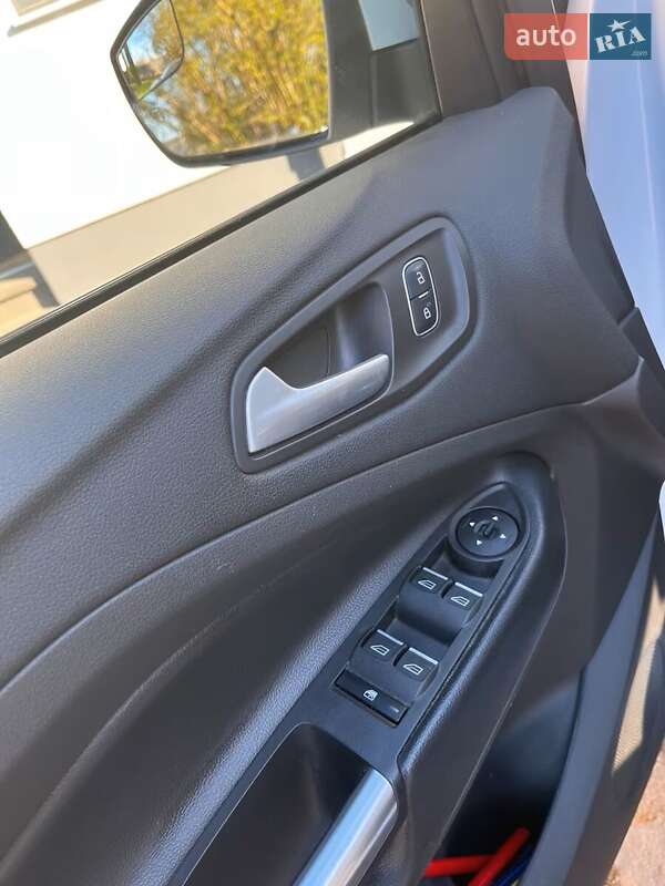 Внедорожник / Кроссовер Ford Escape 2016 в Харькове