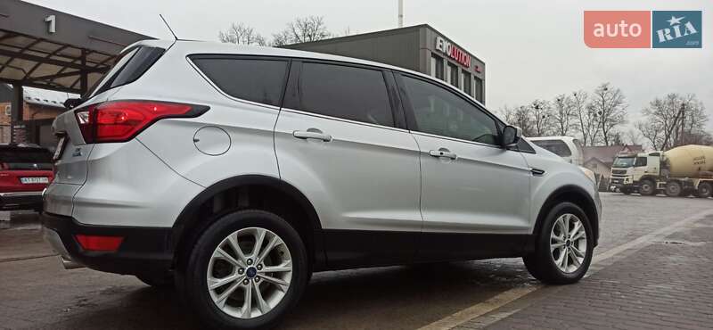 Внедорожник / Кроссовер Ford Escape 2019 в Ивано-Франковске фото 13 Внедорожник / Кроссовер Ford Escape 2019 в Ивано-Франковске