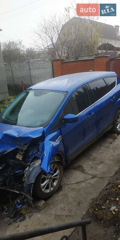 Позашляховик / Кросовер Ford Escape 2016 в Кам'янському