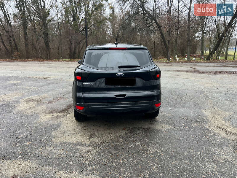 Внедорожник / Кроссовер Ford Escape 2016 в Черкассах