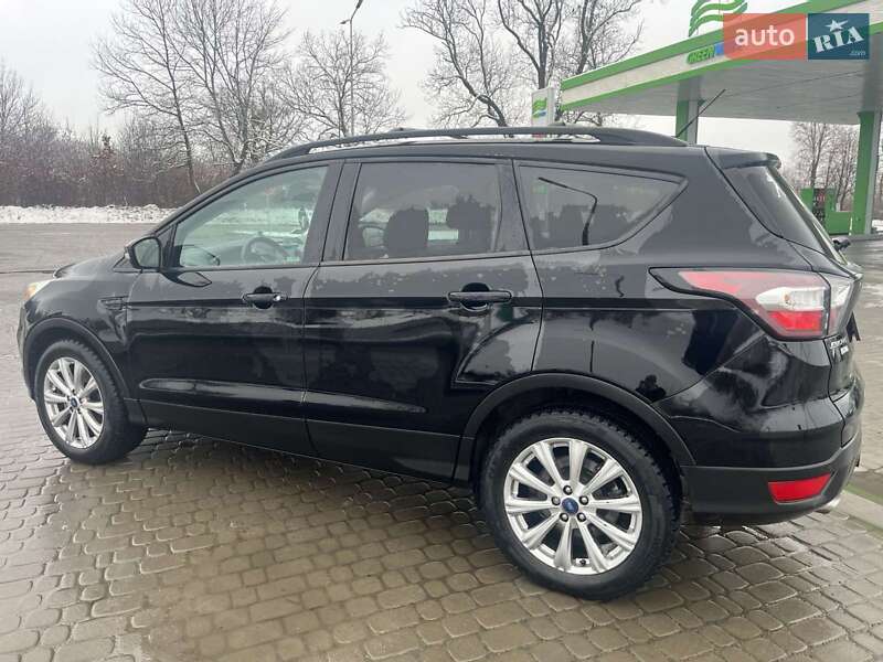 Позашляховик / Кросовер Ford Escape 2016 в Львові