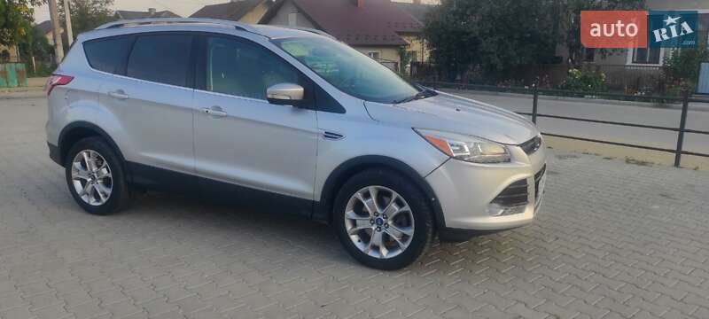 Внедорожник / Кроссовер Ford Escape 2013 в Монастыриске