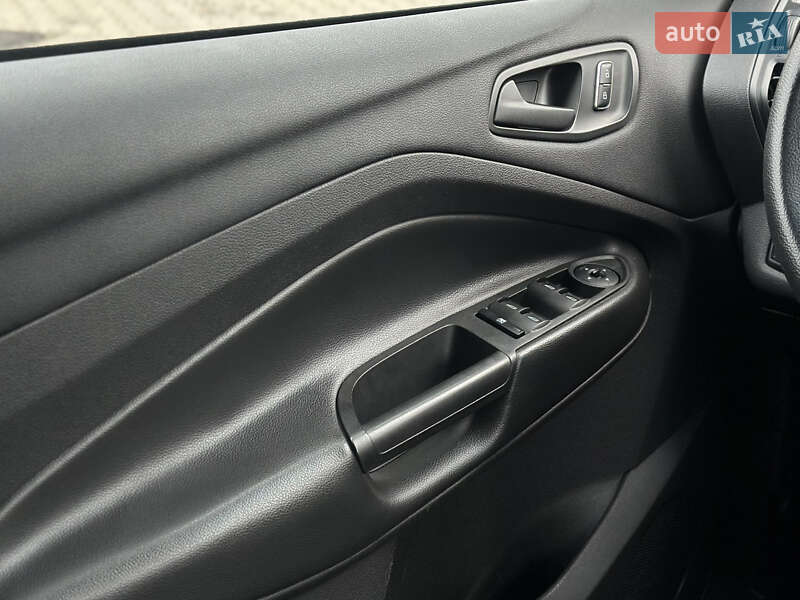 Позашляховик / Кросовер Ford Escape 2015 в Києві