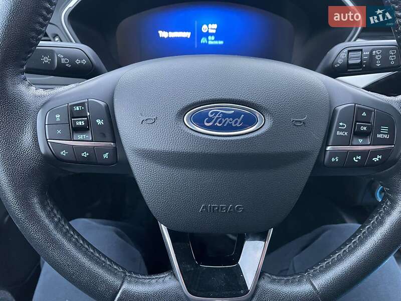Внедорожник / Кроссовер Ford Escape 2020 в Киеве