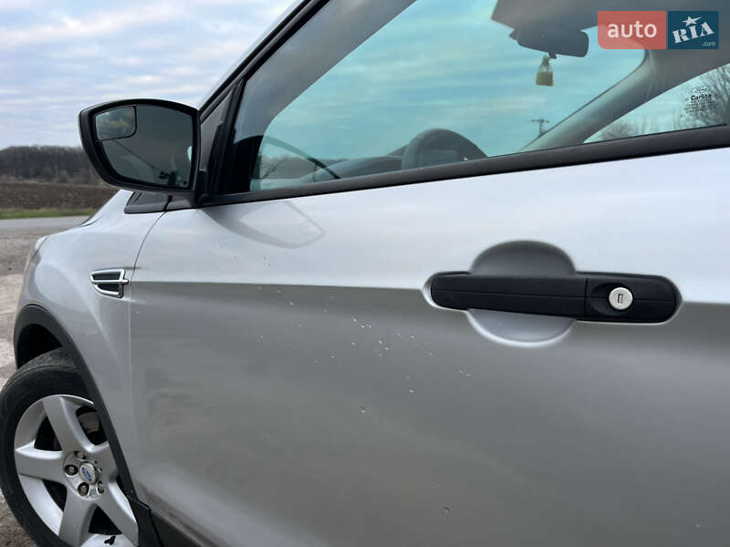 Внедорожник / Кроссовер Ford Escape 2015 в Умани