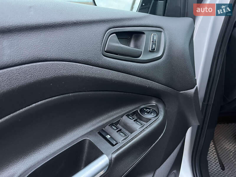 Внедорожник / Кроссовер Ford Escape 2015 в Умани