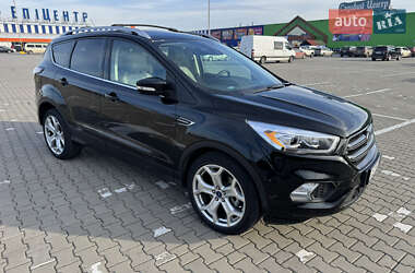 Внедорожник / Кроссовер Ford Escape 2017 в Черновцах